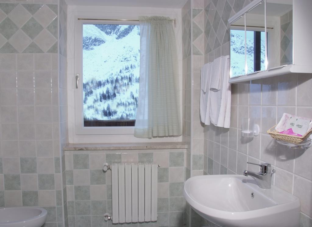 Albergo Eden ปัสโซเดลโตนาเล ห้อง รูปภาพ