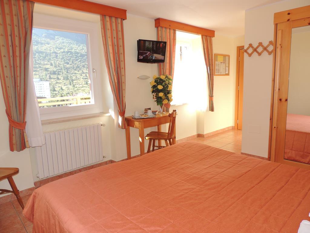 Albergo Eden ปัสโซเดลโตนาเล ห้อง รูปภาพ