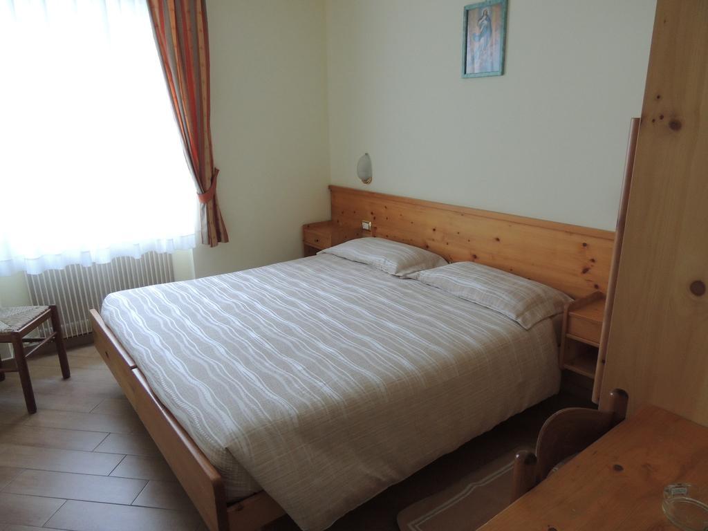 Albergo Eden ปัสโซเดลโตนาเล ห้อง รูปภาพ