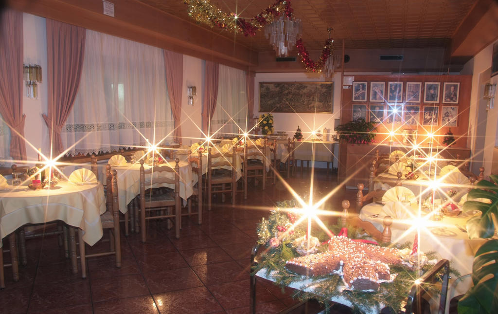 Albergo Eden ปัสโซเดลโตนาเล ภายนอก รูปภาพ